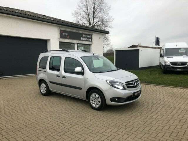 MERCEDES-BENZ Citan 111TourerEdition,lang,Navi,Rückfahrkamera leichter Lieferwagen - Photo 3