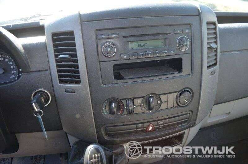 VOLKSWAGEN Crafter Kasten 30 kurz L1H1-2.5TDI Kastenwagen Verkaufsauktionen - Photo 10