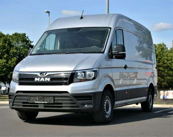 VOLKSWAGEN CRAFTER 35 MAN 3.140 HOCH+MITTELLANG 26.017 Km Kastenwagen